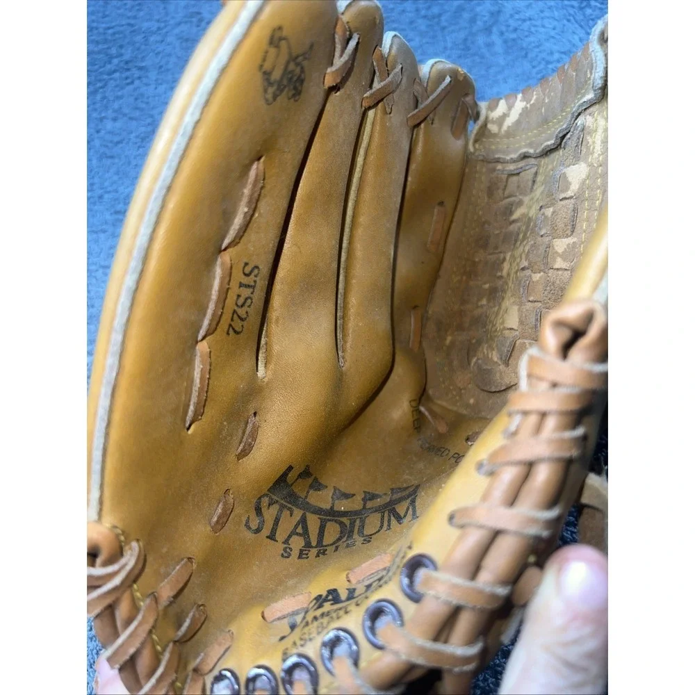 Spalding Stadium Series Youth Baseball Glove Right‎ Hand Throw STS22